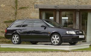 Audi S6 Avant 1994 года (UK)
